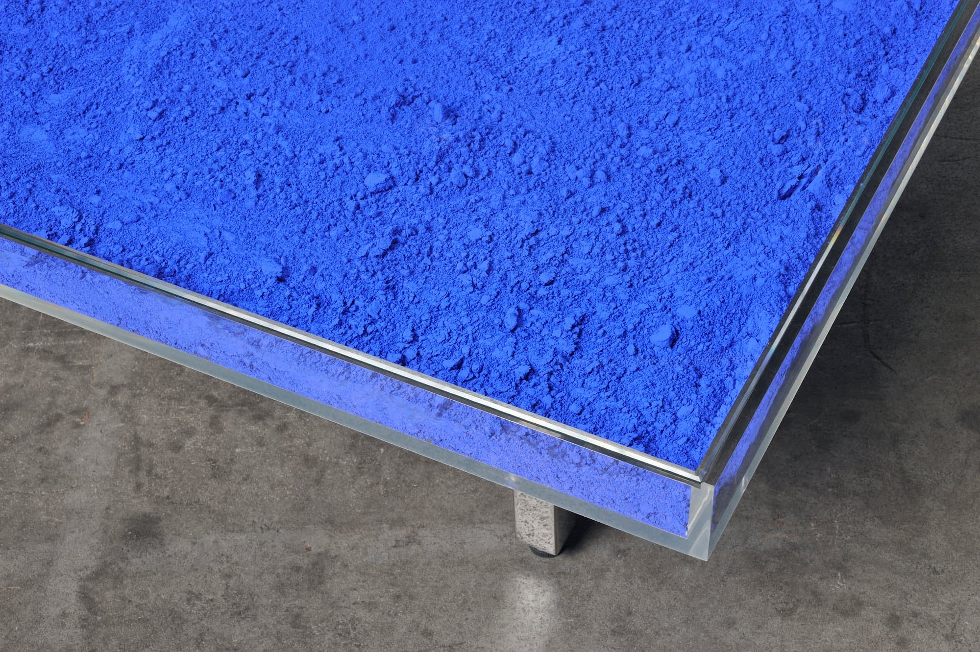 Yves Klein, Table Bleue™ — view 2