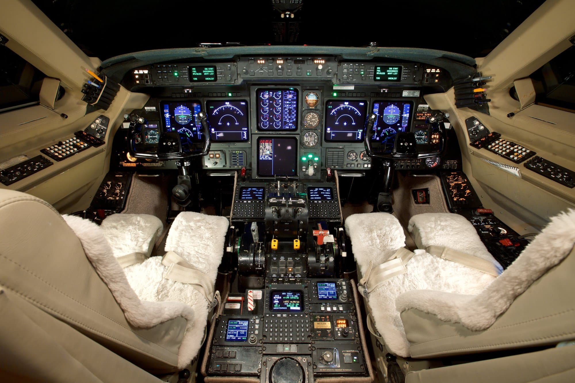Gulfstream G600, 2021 · low hours — view 3