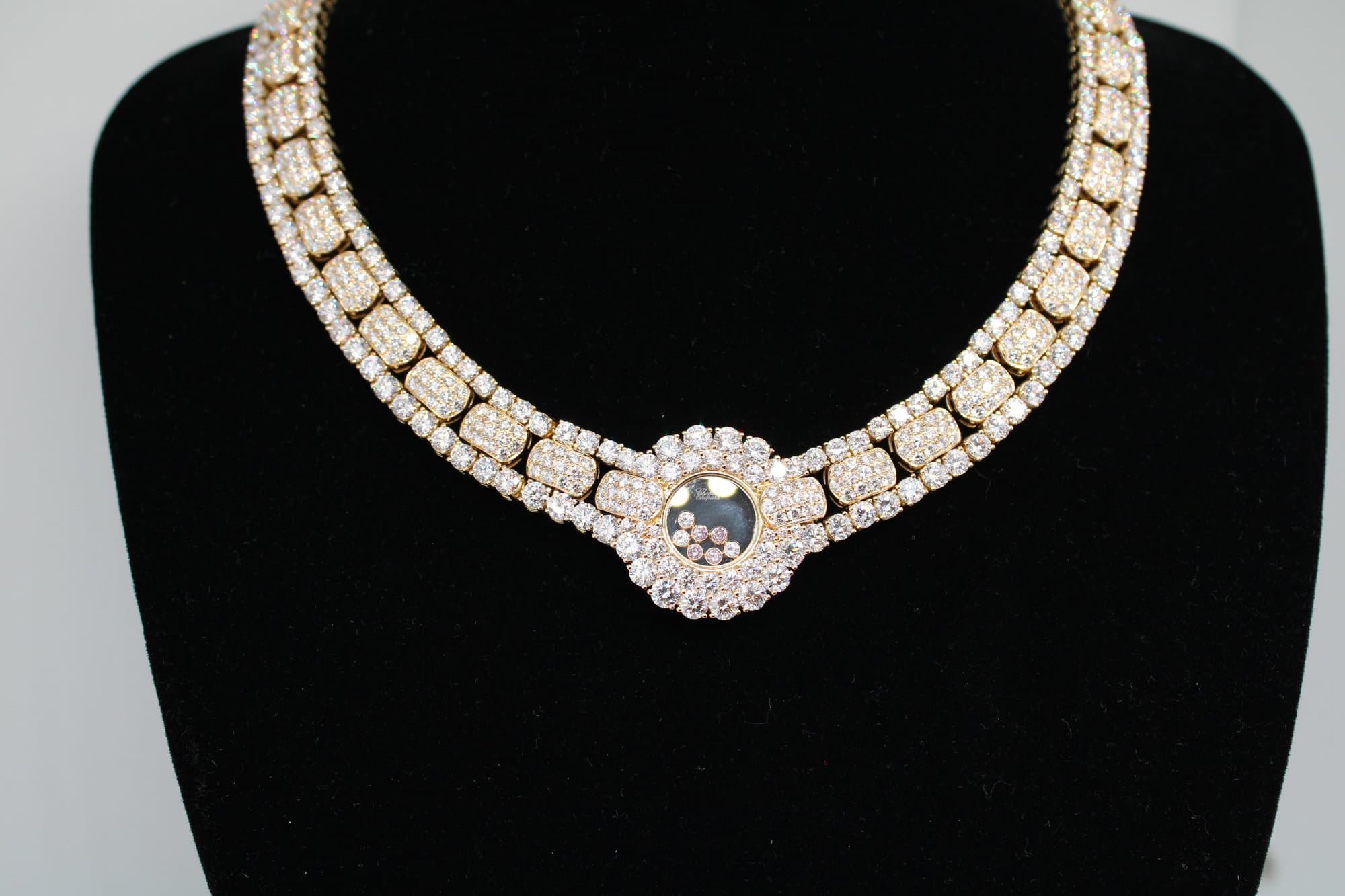 Chopard haute joaillerie diamond necklace — view 2