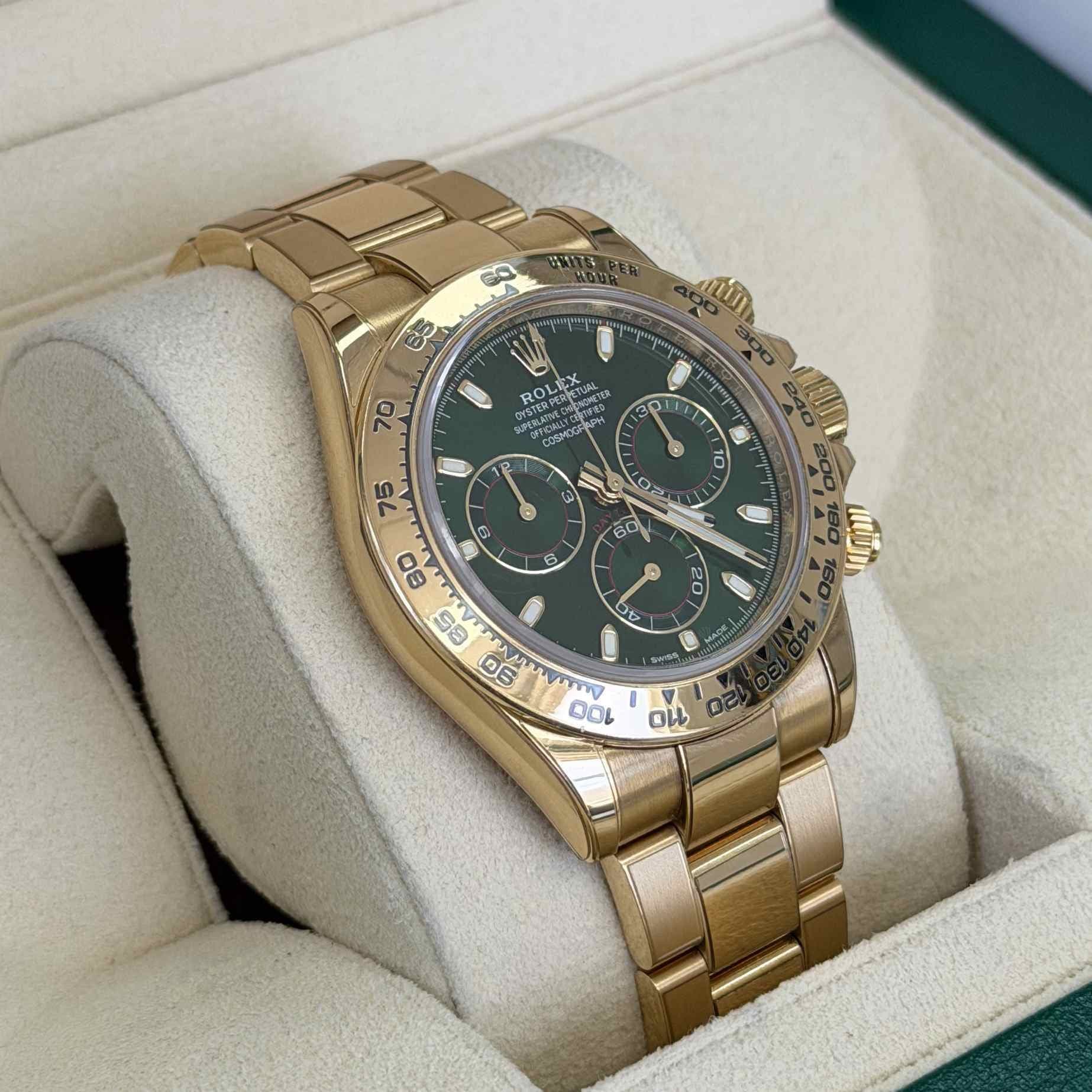 Rolex Daytona 116508, green dial · full set