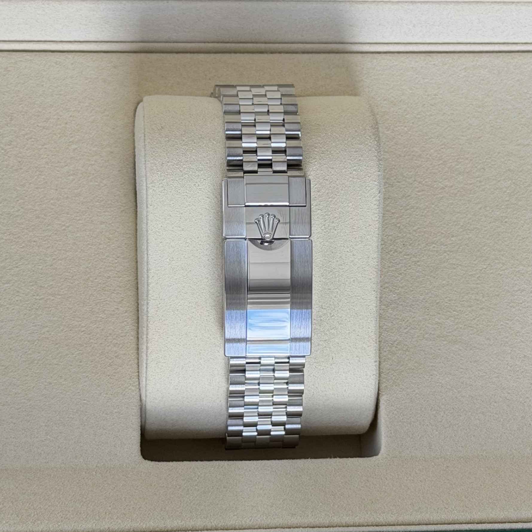 Rolex GMT-Master II, ceramic bezel — view 3