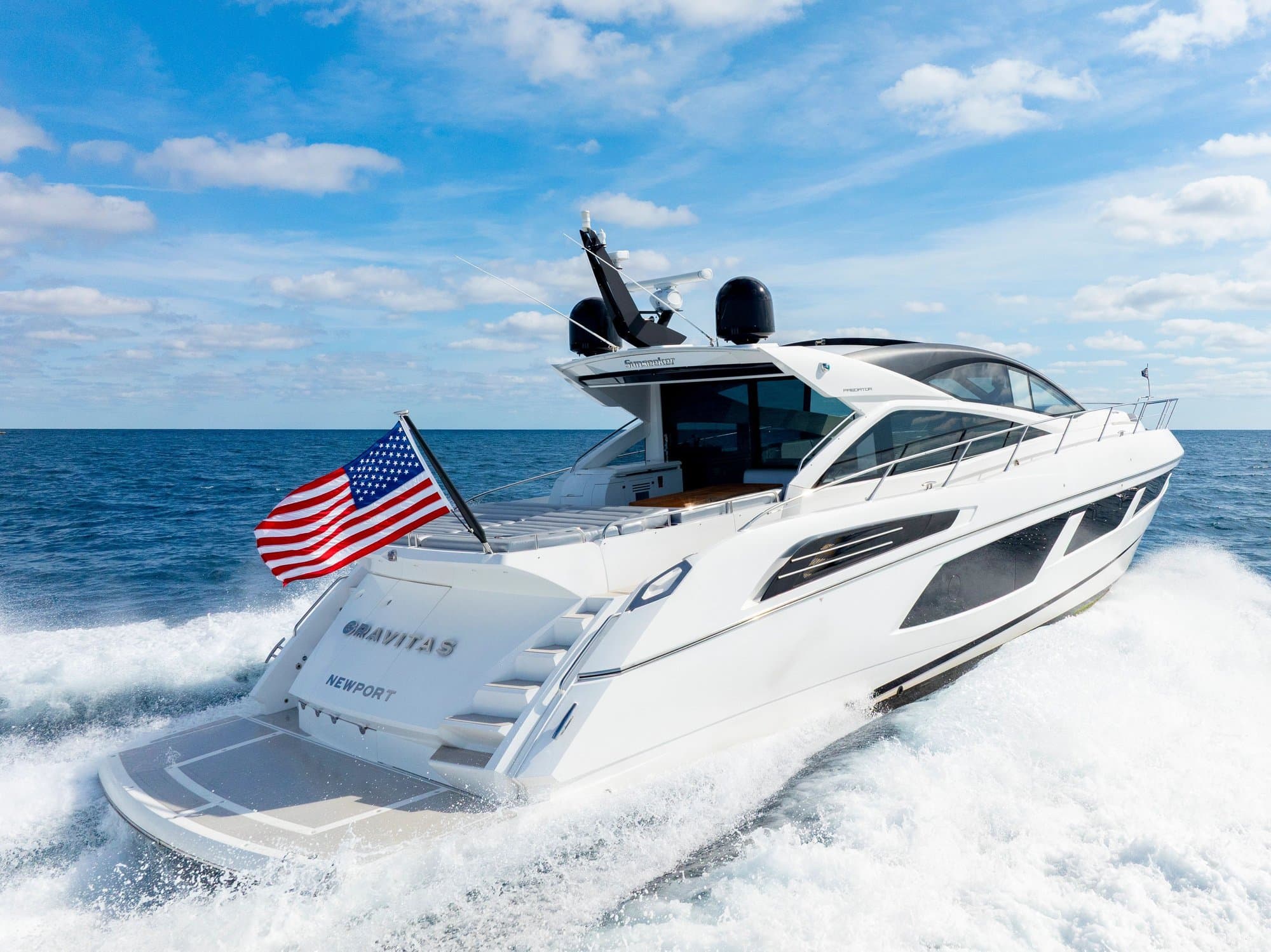 Sunseeker Predator 68, sport hardtop — view 2