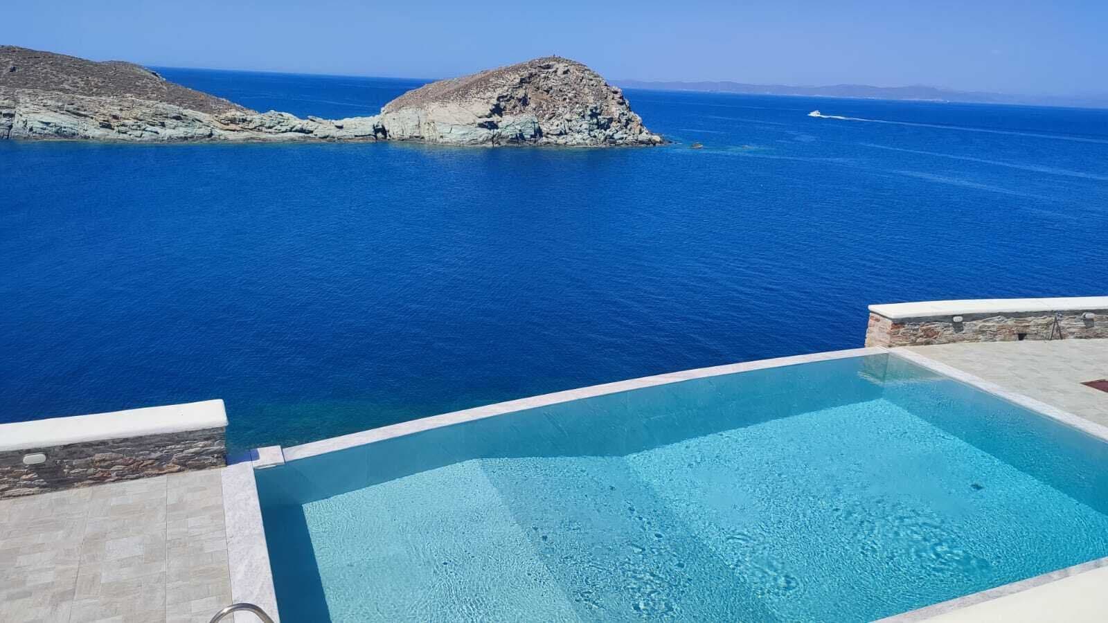Cliffside villa over the Aegean