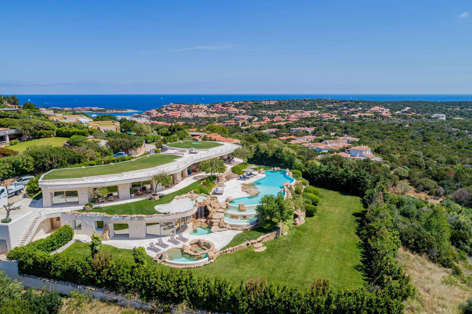 Villa with sea-view roof gardens
